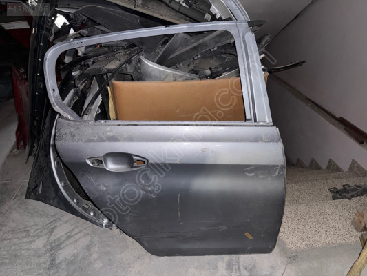 PEUGEOT 308 ÇIKMA ORJİNAL SAĞ ARKA KAPI BD1