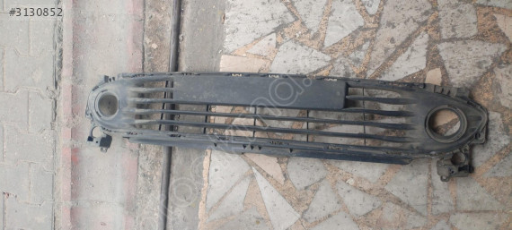 RENAULT CLIO 4 ÇIKMA ÖN TAMPON ORTA IZGARA 2013-2016