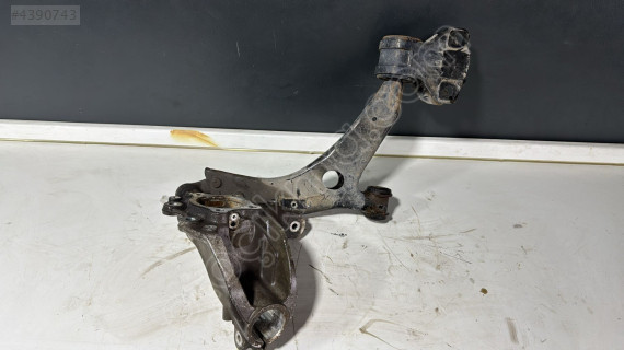 VOLVO V40 SAĞ ÖN TAŞIYICI ALT TABLA 31387653