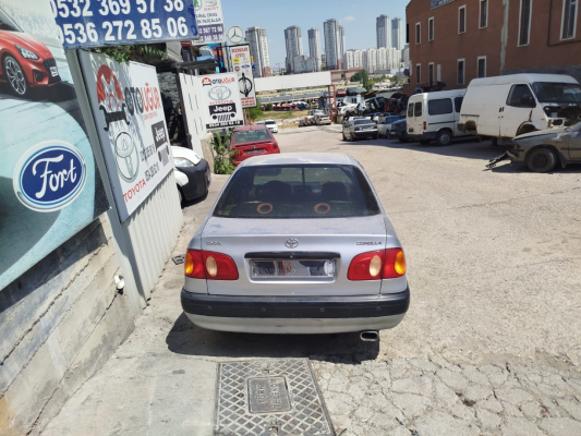 1999-2000 MODEL TOYOTA COROLLA 1.3 BENZİNLİ ÇIKMA BAGAJ KAPAĞI