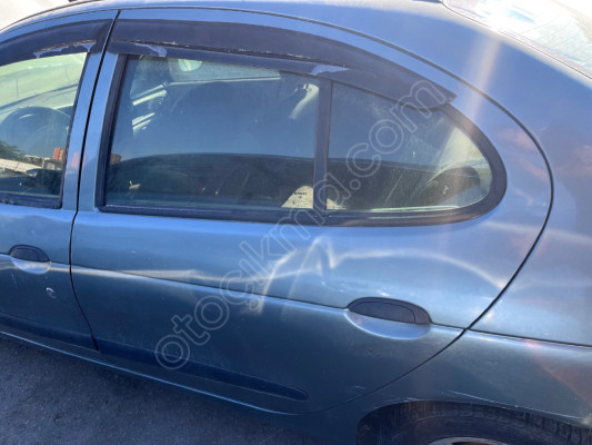 Renault Megane 1 sag arka kapı