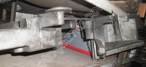 LAND ROVER FREELANDER 1997 2.5 V6 BENZİNLİ KLİMA KOMPRESÖR AYAĞI