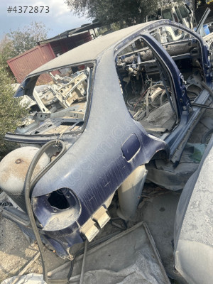 Siena sağ arka Çamurluk tavan