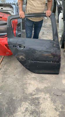 RENAULT CLIO 3 HECBEK ÇIKMA SAĞ ARKA KAPI ORJİNAL