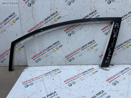 Toyota Auris sol ön kapı diregi 2007 2012