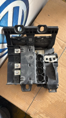 680294302 BMW 7 SERİSİ G11 G12 SİGORTA KUTUSU