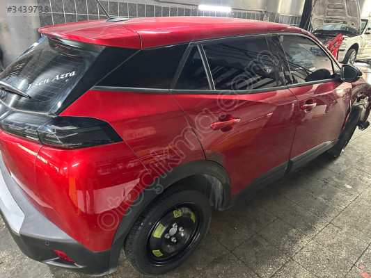 Peugeot 2008 sol arka kapı