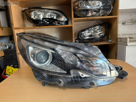 PEUGEOT 2008 SAĞ FAR