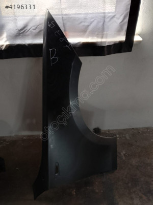 BMW 1 kasa e87 ön çamurluk çıkma orjinal boyasız