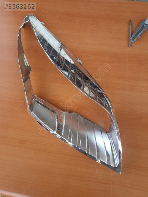 Renault Megane 3 Sağ Far İç Kromu