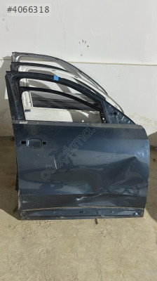 Audi Q5 12-18 ufak hasarlı sağ ön kapı