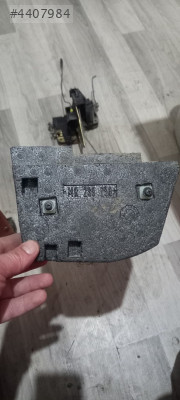 Mitsubishi Carisma sağ ön kapı iç tutucu