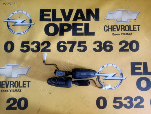 Opel Corsa D Çıkma Silecek Sinyal Kolu