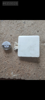 Mazda E2200 İç-Dış yakıt depo kapağı