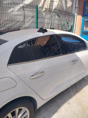 Renault megan 4 sağ arka kapı