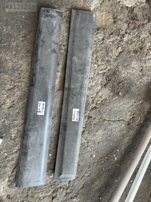 Nisan Qashqai kapı plastiği