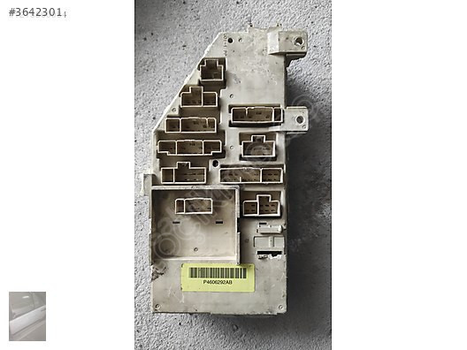 STRATUS 96-98 SİGORTA KUTUSU P4606292AB