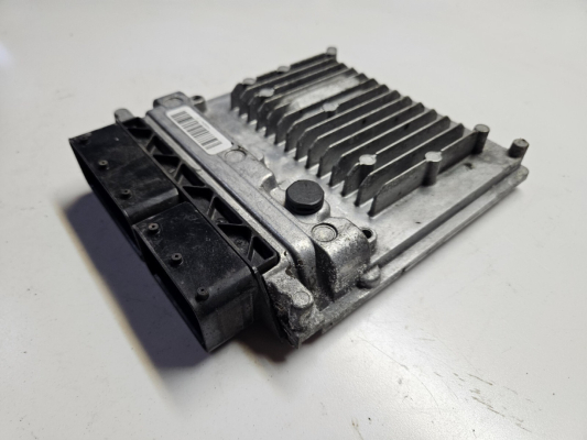 Mercedes CLA motor beyni kontrol ünitesi A6519009502 A6519010902