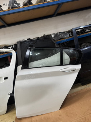 BMW F20 SOL ARKA KAPI