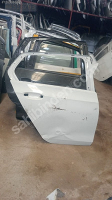 VOLKSWAGEN GOLF 8 SAĞ ARKA KAPI