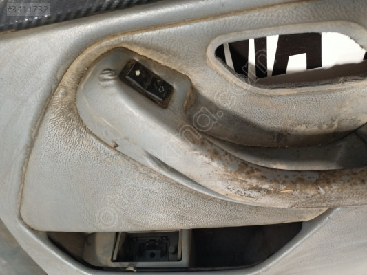 BMW E39 SAĞ ARKA CAM DÜĞMESİ