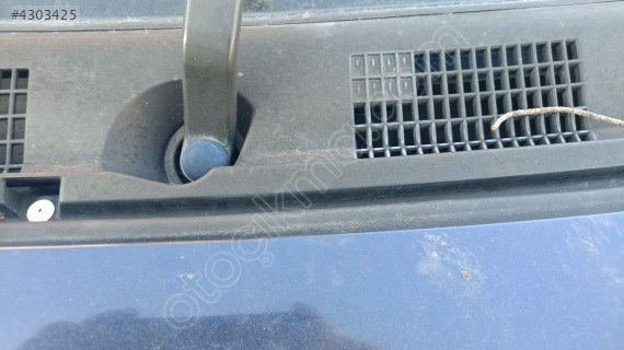 mitsubishi carisma silecek motoru