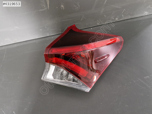 TOYOTA AURİS SAĞ ARKA STOP LAMBASI SIFIR 2015-2018