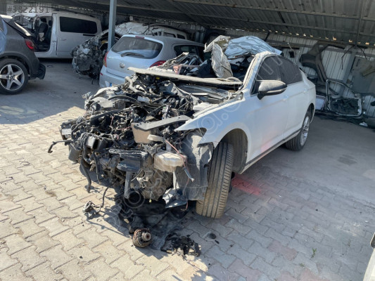 VW PASSAT B8 SOL ÖN ÇAMURLUK ÇIKMA ORJİNAL