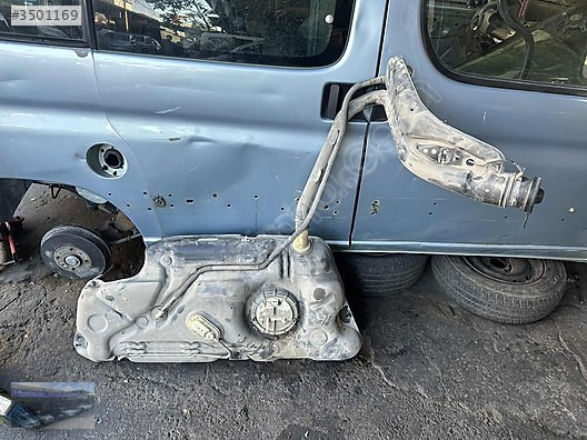 Peugeot 301 benzinli yakıt deposu asistan oto