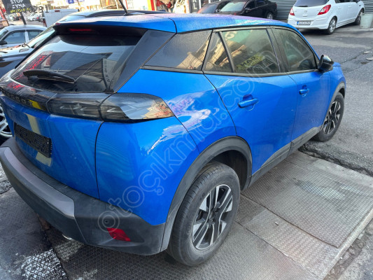 Peugeot 2008 sağ arka kapı hatasız bütün parçaları mevcut