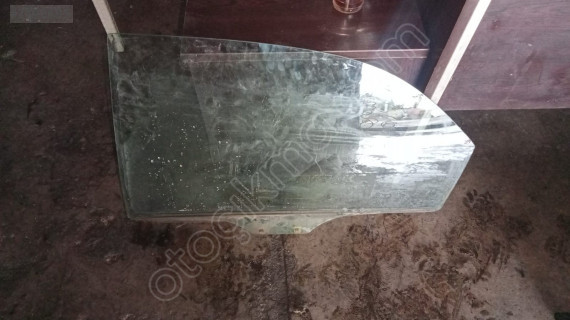 Mazda 323  family sol arka kapı cam çıkma