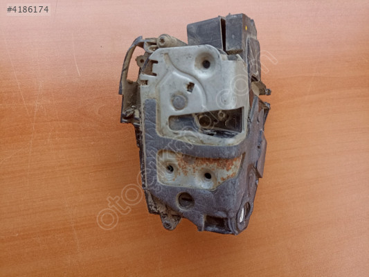 Ford Fiesta Sağ Arka Kapı Kilidi