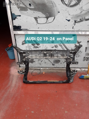 AUDi Q2 19-24 on panel