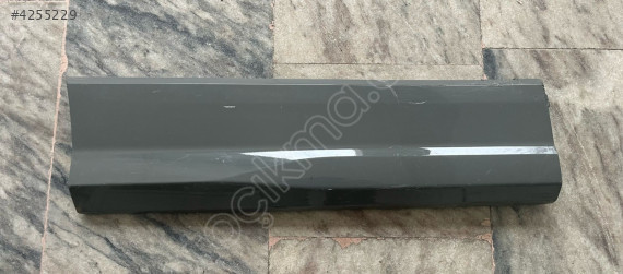 AUDİ Q2 SAĞ ARKA KAPI ÇITASI ORJİNAL 81A853970B