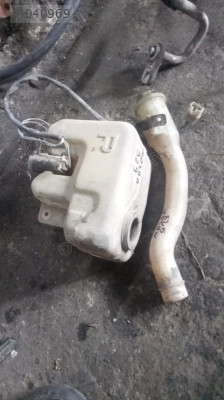 Mazda 929 silecek su bidonu