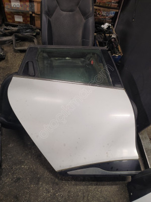 Renault Clio 4 sağ arka kapı sw