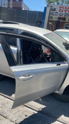 Peugeot 508 sağ ön kapı