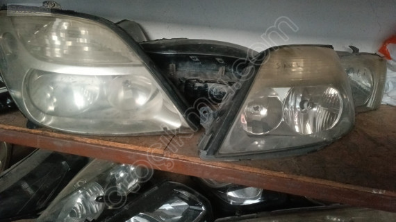 Renault Scenic 1 Modeli İçin Çıkma Sağ Ön Far