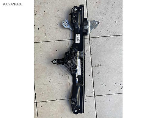 NISSAN KAŞKAİ ARKA SAĞ CAM KRİKOSU