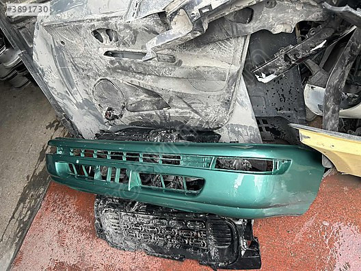 Corolla efsane kasa 101 ön tampon Sıfır boyalı yeşil