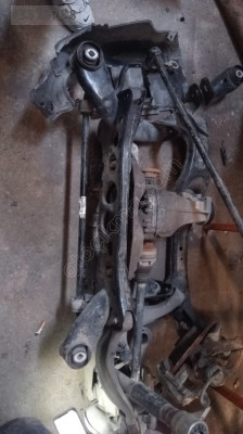 AUDİ A5 ARKA TRAVERS ÇIKMA