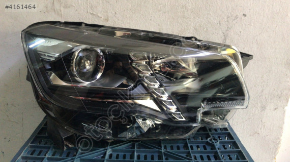 PEUGEOT RİFTER SAĞ ÖN FAR MERCEKLİ LEDLİ ÇIKMA ORJNAL YEDEK PARÇA