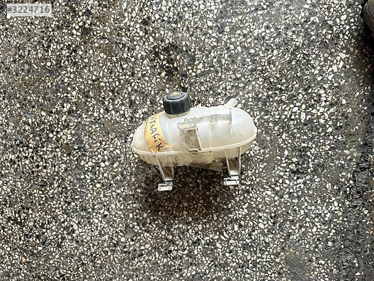 RENAULT TRAFİK YEDEK SU DEPOSU ÇIKMA ORJİNAL