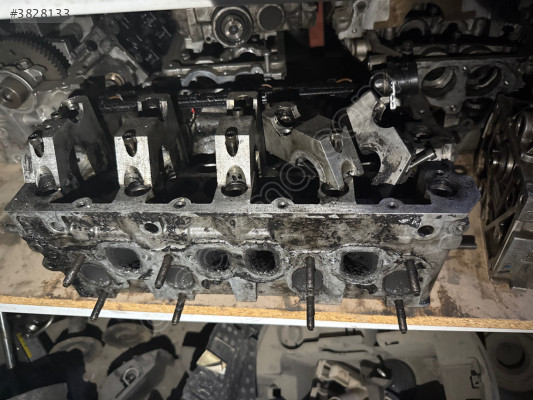 Volkswagen Caddy 1.9 üst kapak
