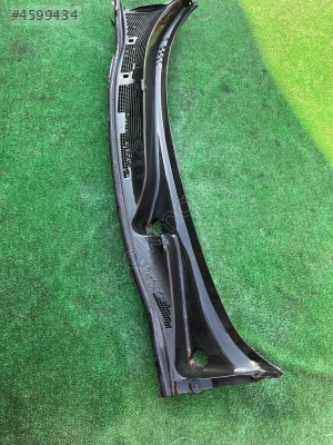 NİSSAN JUKE ÖN CAM IZGARASI