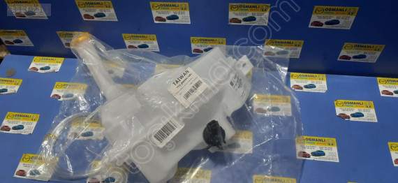 Mazda 3   Sedan Cam Su Bidonu