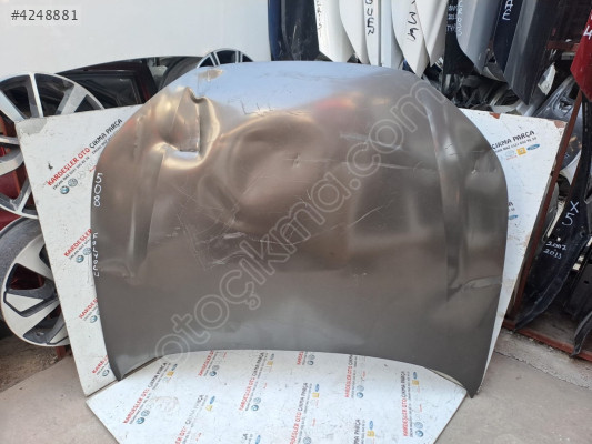 Peugeot 508 motor kaputu (az hasarlı)