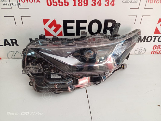 TOYOTA AURİS ORJİNAL ÇIKMA SOL ÖN FAR