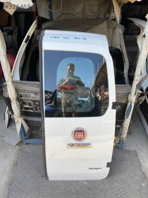 fiat fiorino 2022 sağ bagaj kapısı (son fiyat)