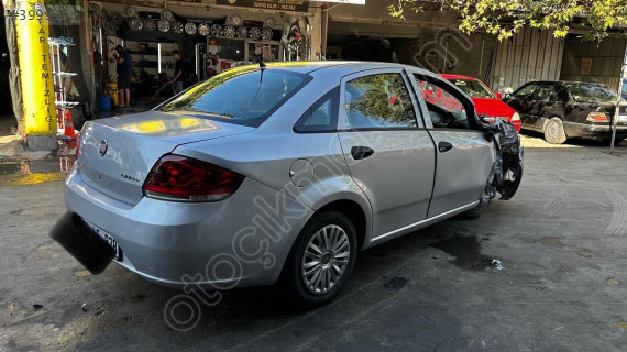 Fiyat Linea sağ arka çeyrek